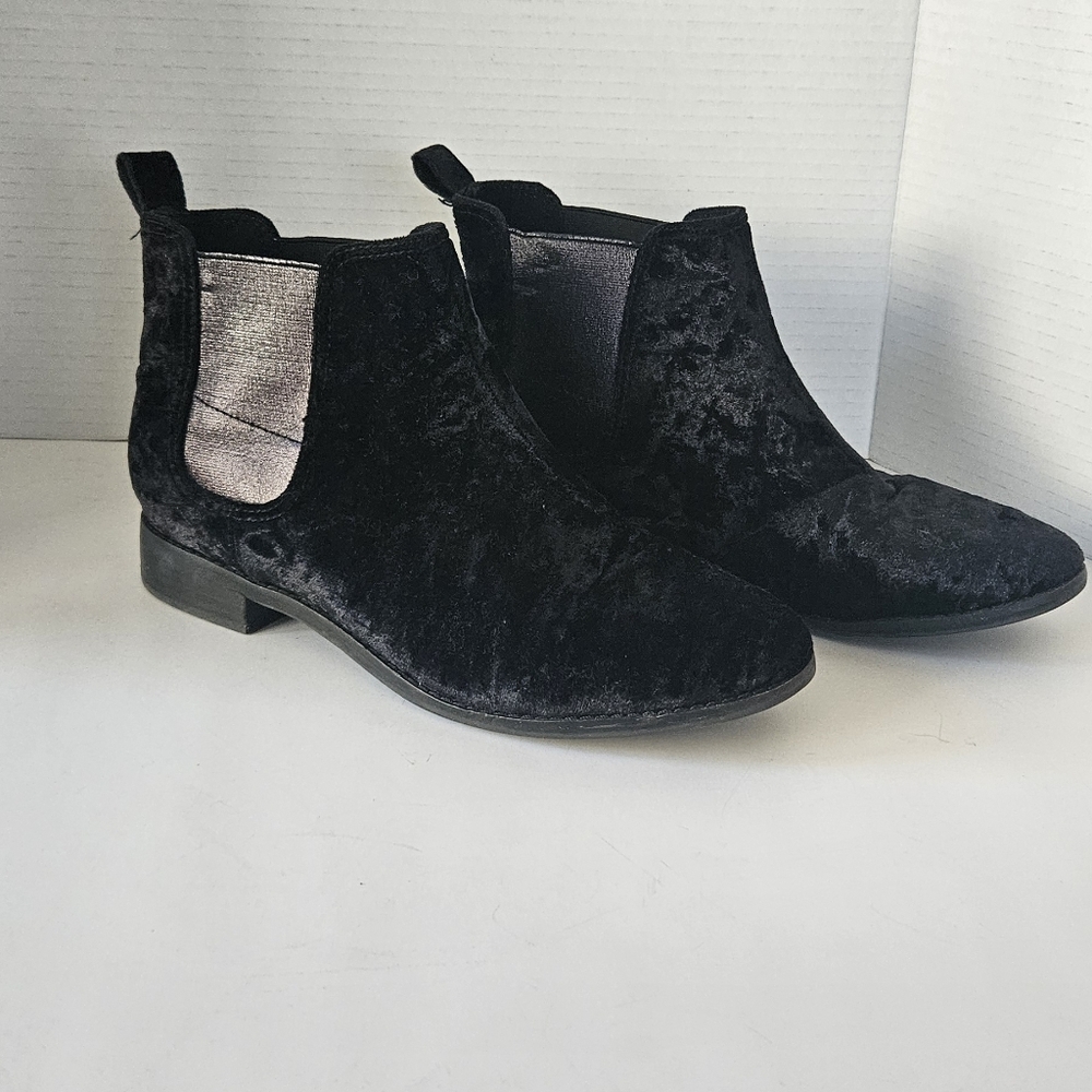 TOMS‎ Ella Chelsea Black Crushed Velvet Ankle Boots Size 9.5